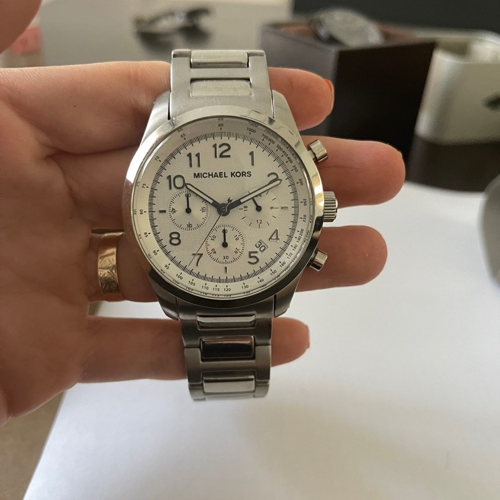 Michael Kors Watch
Mk8036
Never used, open box
Needs new batteries